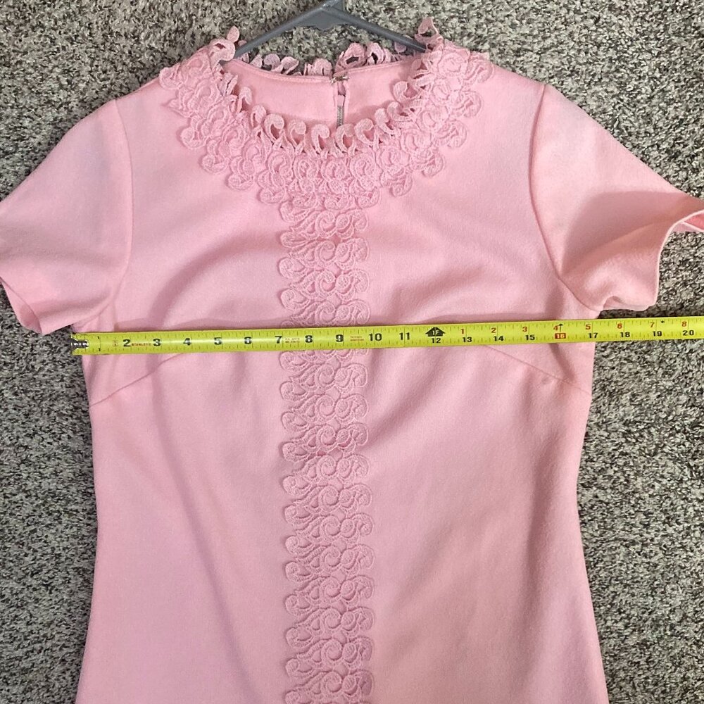 Vintage 1960s Baby Pink Shift Dress with Applique Lace Trim - 6 - Picture 7 of 8